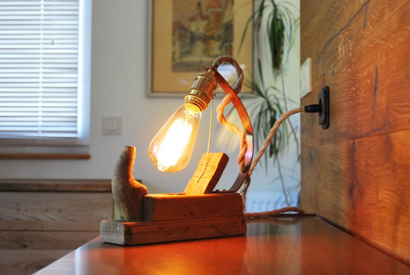 Industrialna lampka nocna stary strug = dla majsterkowicza